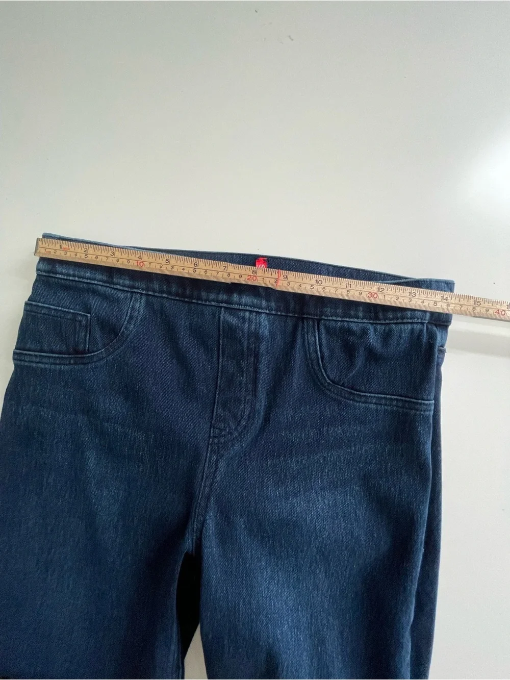 Spanx Everyware Dark Wash Pull on Jeans Size Medium Skinny Jeans Leggins